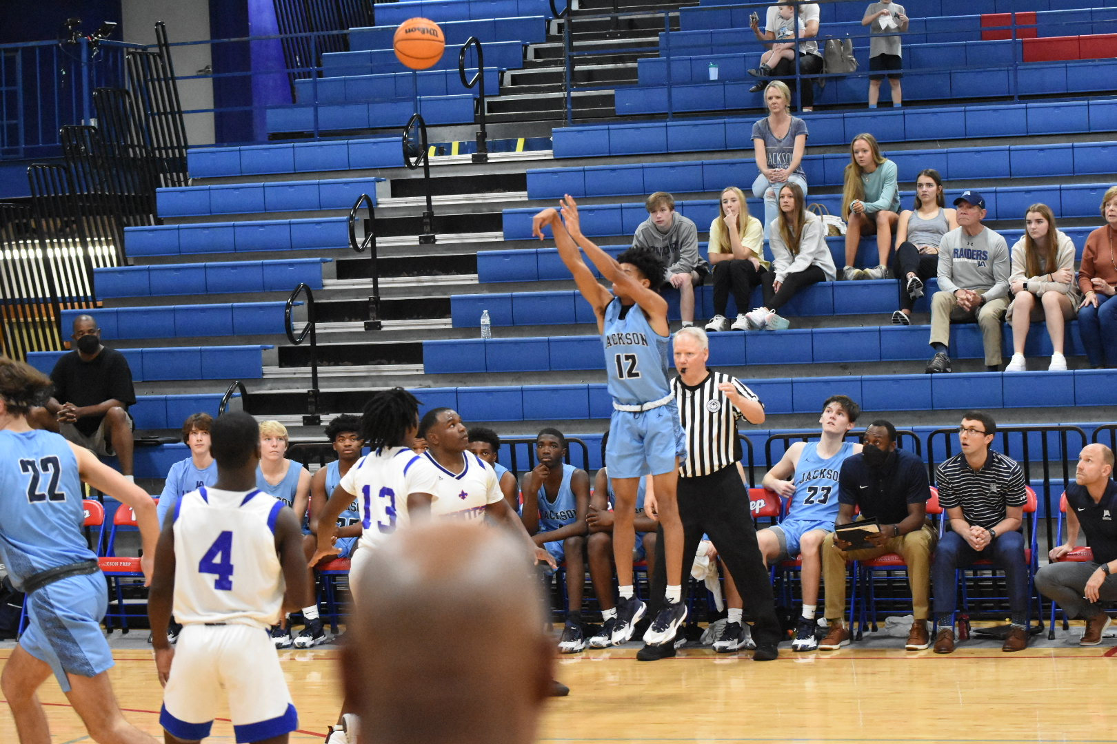 Holiday Hoops Record: 3-1